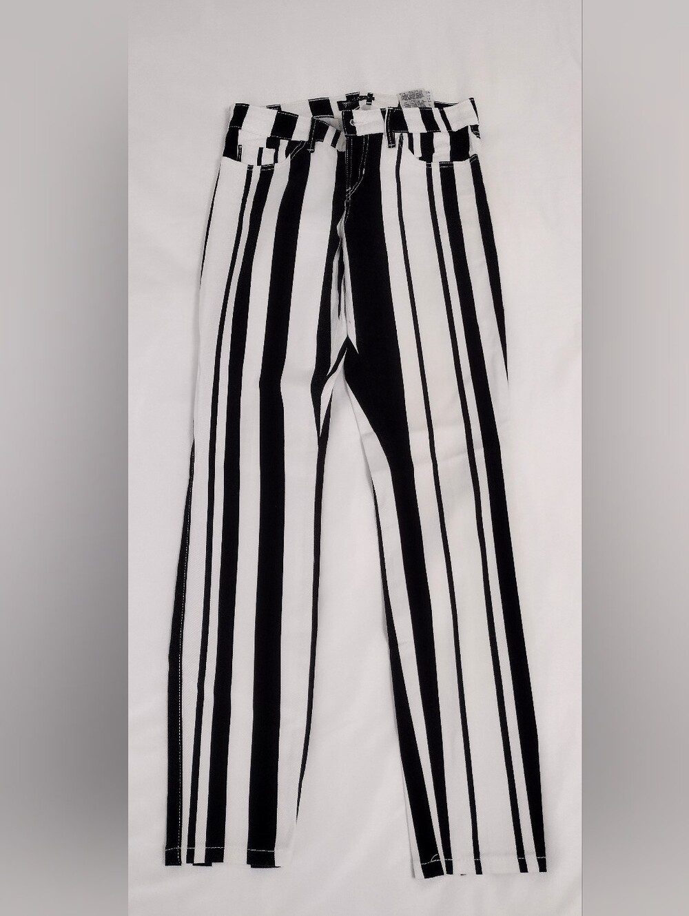 Guess Sz 28 Black & White Vertical Stripe Skinny Pants